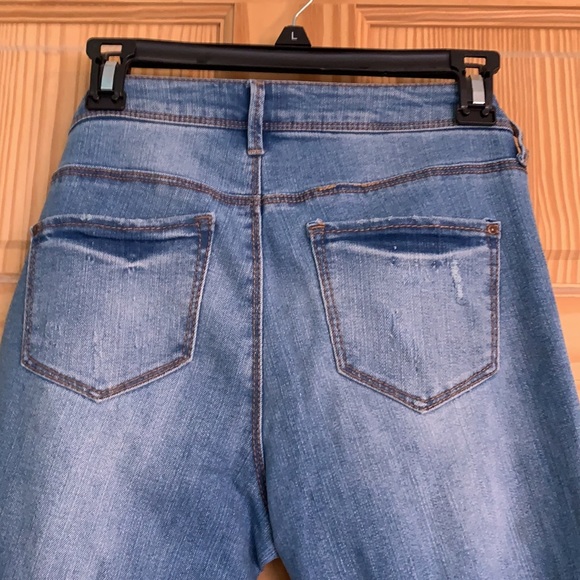 Black Daisy Size 3 Relaxed Skinny Jean Embroidered - Picture 9 of 10